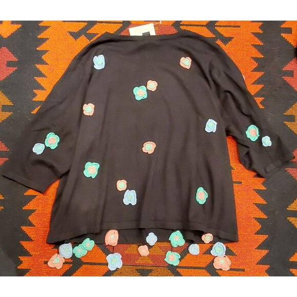 NEW Focus by Shani Women's Plus Size Black Sweater with Crochet Flowers. 2X - Picture 2 of 12